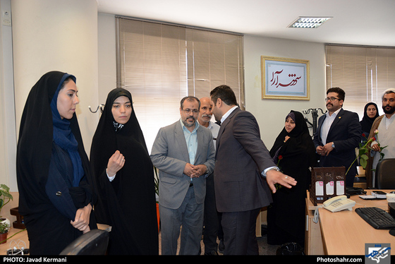 بازدید جمعی از مسئولین شهری از روزنامه  شهرآرا به مناسبت روز خبرنگار جوادکرمانی شهرآرا