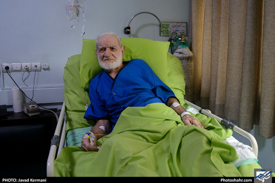 استاد عثمان محمدی دوست در بیمارستان / عکس: جواد کرمانی / شهرآرا