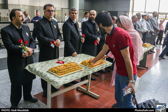 استقبال از زائران امام رضا-عکاس: هادی مودب/ شهرآرا