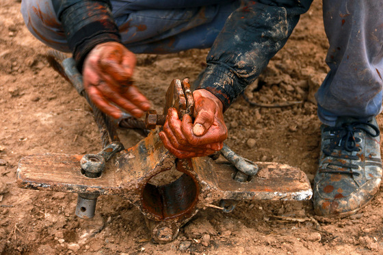 انسداد یک حلقه چاه غیرمجاز در روستای زاک