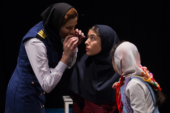 نمایش «از خودت نترس»
