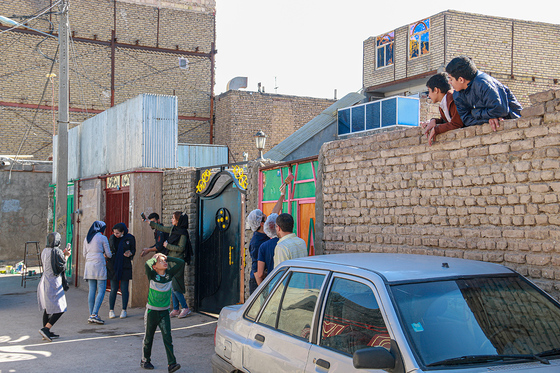 رنگ مهربانی در حاشیه شهر