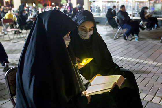 مراسم احیاء شب بیست و یک رمضان در میدان جانباز مشهد