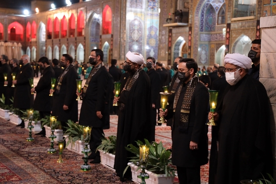 آیین خطبه خوانی شب عاشورا در حرم مطهر رضوی