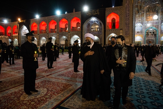 آیین خطبه خوانی شب شهادت امام رضا(ع) در حرم مطهر رضوی