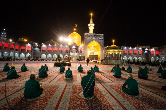 آیین خطبه خوانی شب شهادت امام رضا(ع) در حرم مطهر رضوی