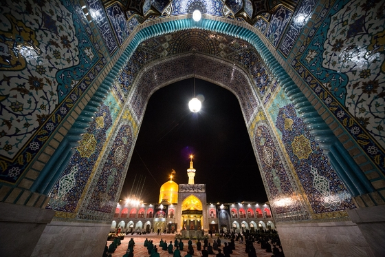 آیین خطبه خوانی شب شهادت امام رضا(ع) در حرم مطهر رضوی