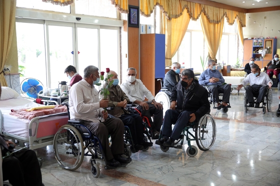 دیدار رئیس بنیاد شهید و امور ایثارگران با جانبازان دفاع مقدس