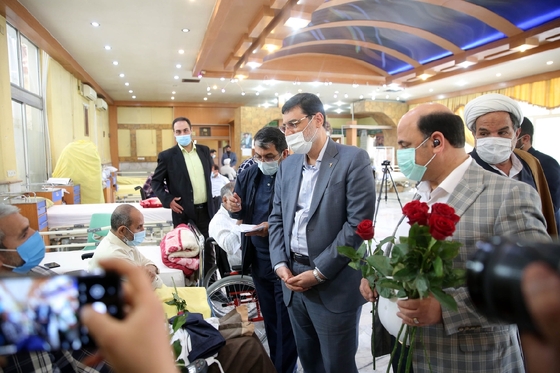 دیدار رئیس بنیاد شهید و امور ایثارگران با جانبازان دفاع مقدس