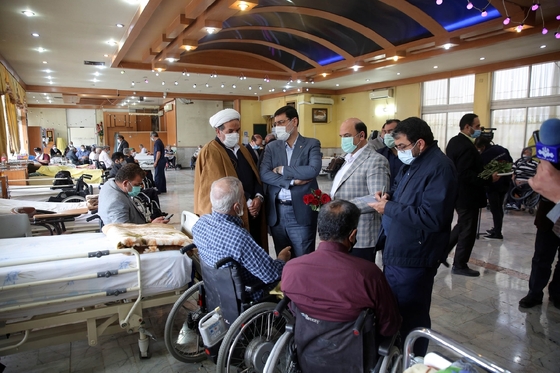 دیدار رئیس بنیاد شهید و امور ایثارگران با جانبازان دفاع مقدس