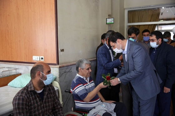 دیدار رئیس بنیاد شهید و امور ایثارگران با جانبازان دفاع مقدس