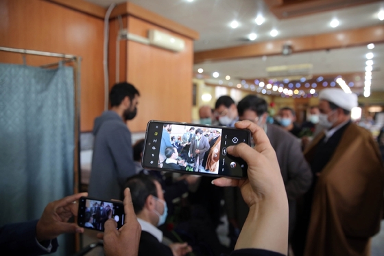 دیدار رئیس بنیاد شهید و امور ایثارگران با جانبازان دفاع مقدس