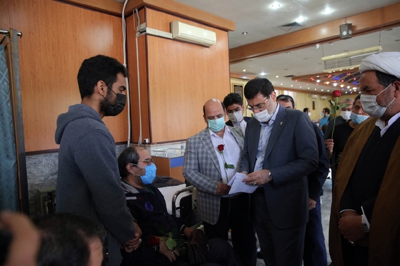 دیدار رئیس بنیاد شهید و امور ایثارگران با جانبازان دفاع مقدس
