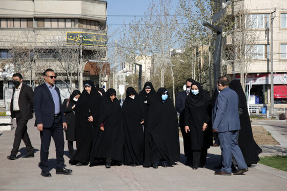 بازدید معاون رییس جمهور در امور زنان و خانواده از کارخانه نوآوری مشهد