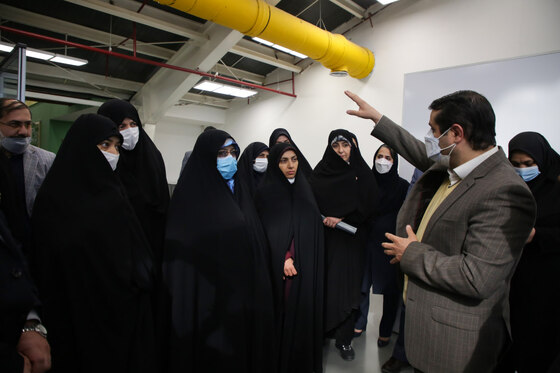 بازدید معاون رییس جمهور در امور زنان و خانواده از کارخانه نوآوری مشهد