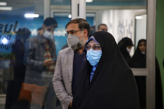بازدید معاون رییس جمهور در امور زنان و خانواده از کارخانه نوآوری مشهد