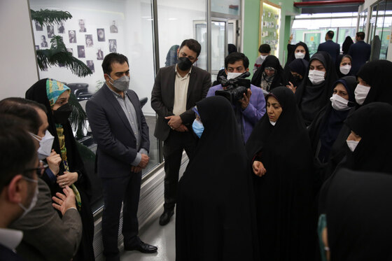 بازدید معاون رییس جمهور در امور زنان و خانواده از کارخانه نوآوری مشهد