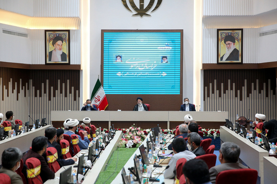 نشست رییس جمهور با فعالین فرهنگی خراسان رضوی