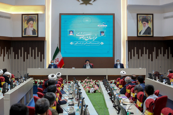 نشست رییس جمهور با فعالین فرهنگی خراسان رضوی
