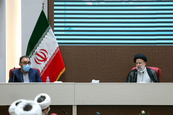 نشست رییس جمهور با فعالین فرهنگی خراسان رضوی