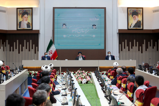 نشست رییس جمهور با فعالین فرهنگی خراسان رضوی