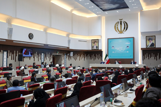 نشست رییس جمهور با فعالین فرهنگی خراسان رضوی