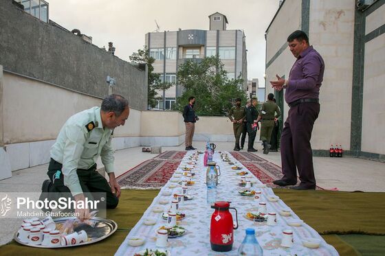 افطار به وقت خدمت