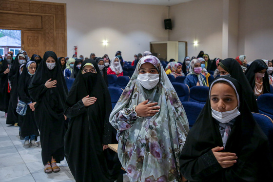 جشن دختران روزه اولی در باغ خاتون
