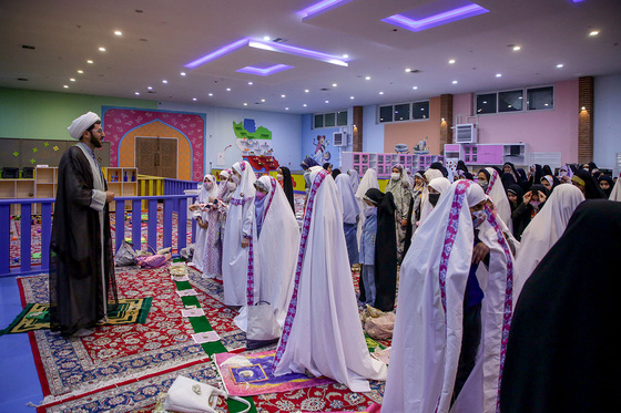 جشن دختران روزه اولی در باغ خاتون