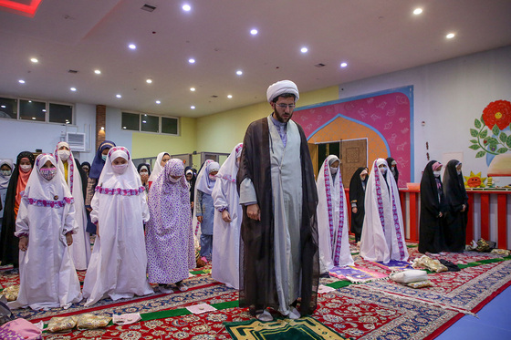 جشن دختران روزه اولی در باغ خاتون