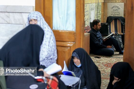 مراسم احیاء شب ۱۹ ماه رمضان در حرم مطهر رضوی