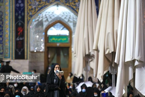 مراسم احیاء شب ۱۹ ماه رمضان در حرم مطهر رضوی