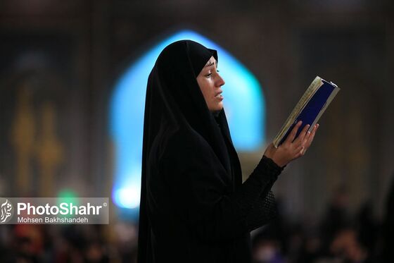 مراسم احیاء شب ۱۹ ماه رمضان در حرم مطهر رضوی
