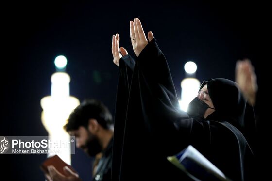 مراسم احیاء شب ۱۹ ماه رمضان در حرم مطهر رضوی