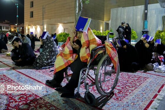 مراسم احیاء شب ۱۹ ماه رمضان در حرم مطهر رضوی