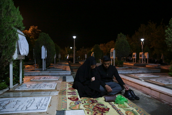 مراسم احیاء شب۲۱ ماه رمضان در بهشت رضا(ع)