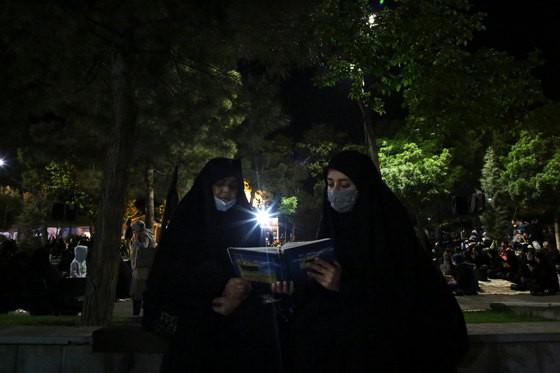 مراسم احیاء شب۲۱ ماه رمضان در بهشت رضا(ع)