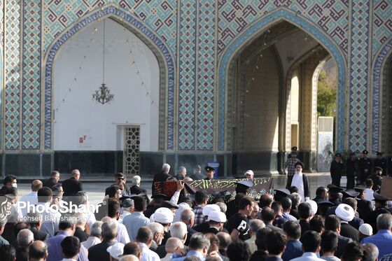 تشییع پیکر مرحوم مهدوی دامغانی در حرم مطهر رضوی