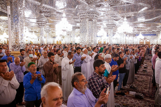 نماز عید قربان در حرم مطهر رضوی