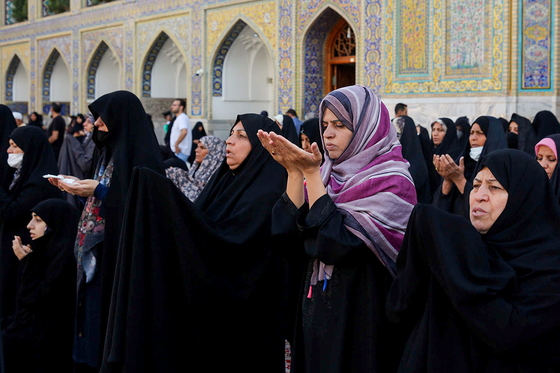 نماز عید قربان در حرم مطهر رضوی