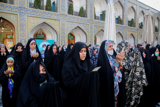 نماز عید قربان در حرم مطهر رضوی