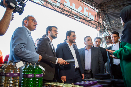 جشنواره گل و شیرینی در بوستان ارم