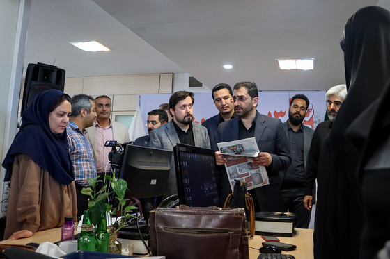 حضور شهردار مشهد در روزنامه شهرآرا به مناسبت روز خبرنگار