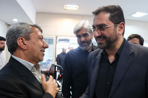 حضور شهردار مشهد در روزنامه شهرآرا به مناسبت روز خبرنگار