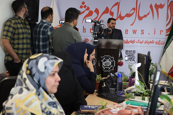 حضور شهردار مشهد در روزنامه شهرآرا به مناسبت روز خبرنگار