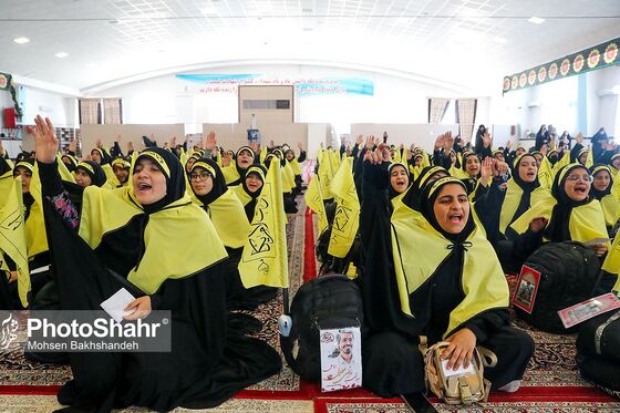مراسم بدرقه کاروان دانش‌آموزی به راهپیمایی اربعین