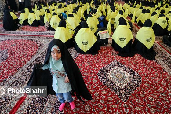 مراسم بدرقه کاروان دانش‌آموزی به راهپیمایی اربعین