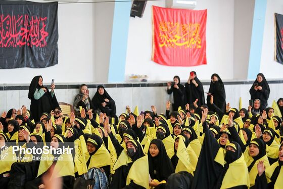 مراسم بدرقه کاروان دانش‌آموزی به راهپیمایی اربعین