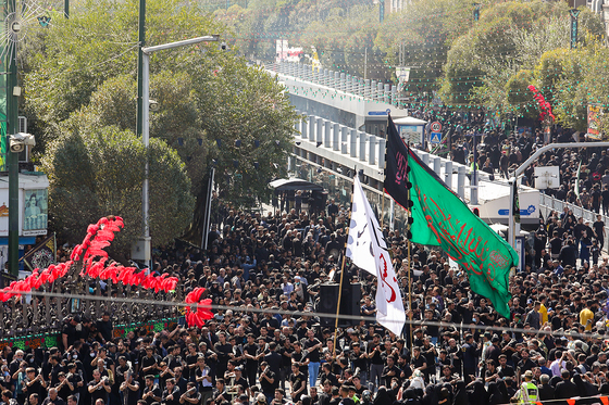 عزاداری شهادت امام رضا(ع) درخیابان های منتهی به حرم مطهر