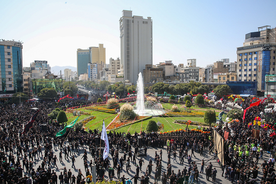عزاداری شهادت امام رضا(ع) درخیابان های منتهی به حرم مطهر